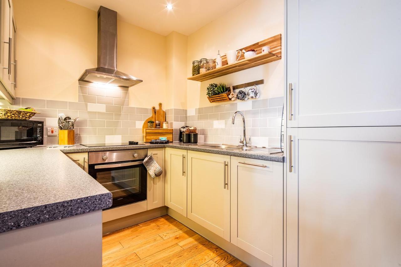 Buxton Centre Cosy Cottage With Free Secure Parking Екстериор снимка